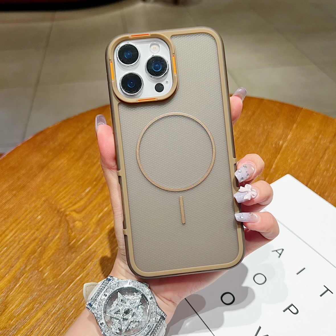New Style Grid Pattern Magnetic Phone Case